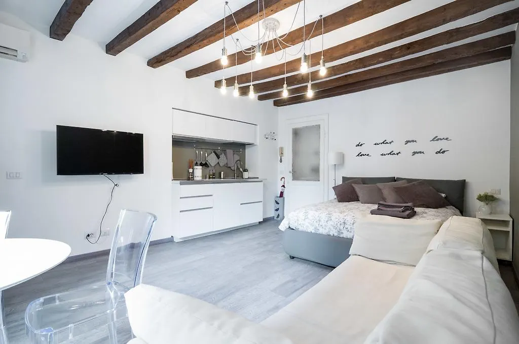 Milano Apartments Porta Genova Italy
